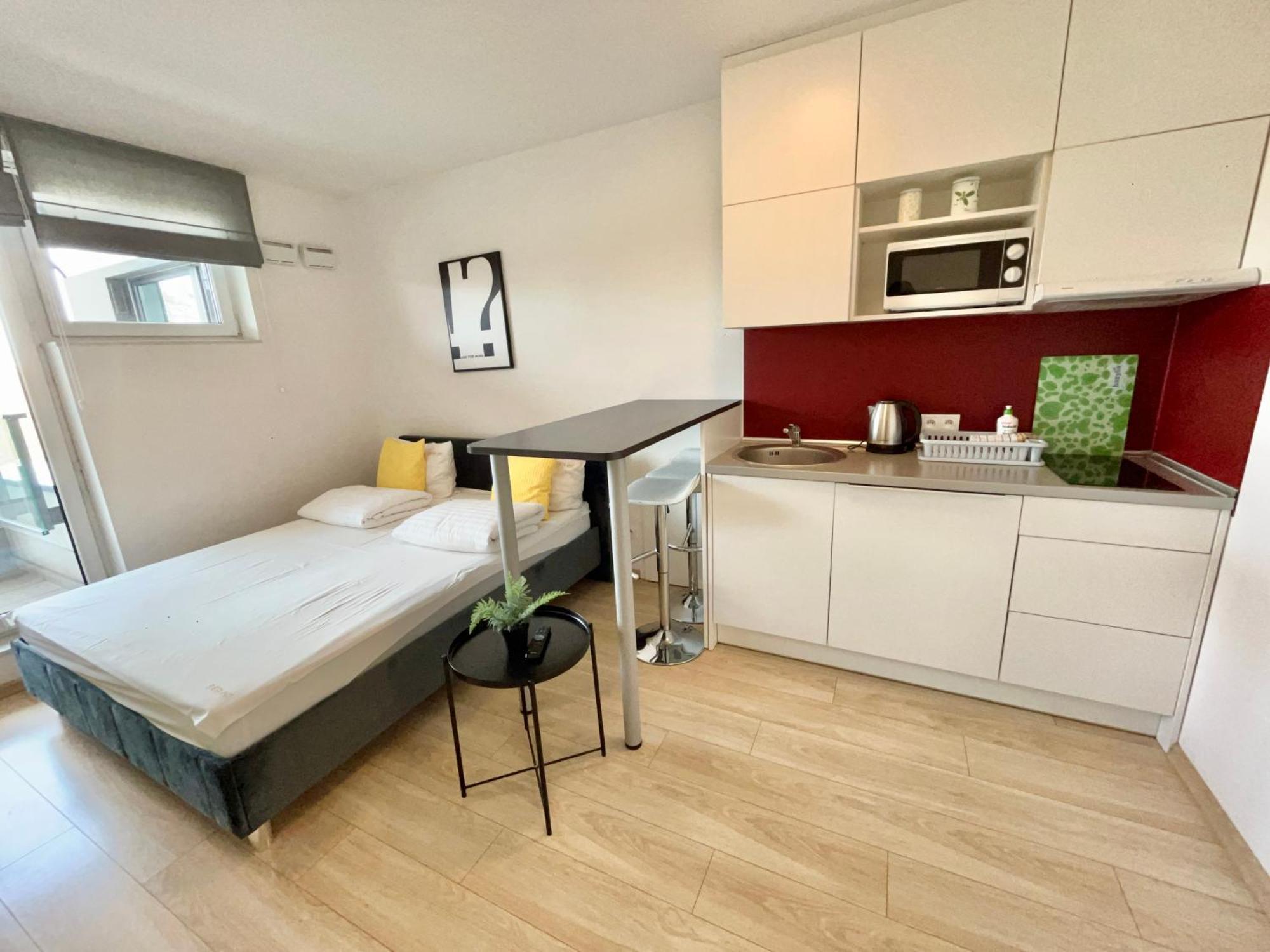 Starter 24 Wroclaw Apartment — Photos 2